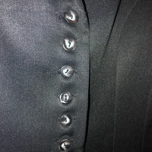 Women’s black suit - Picture 3 of 9
